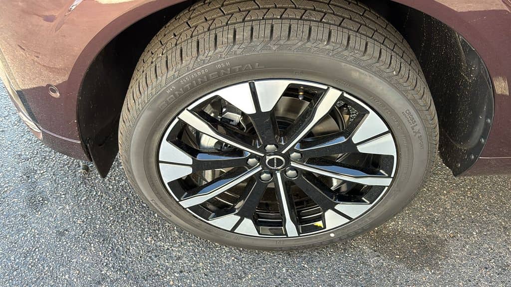 2026 Volvo XC60 - Image 32