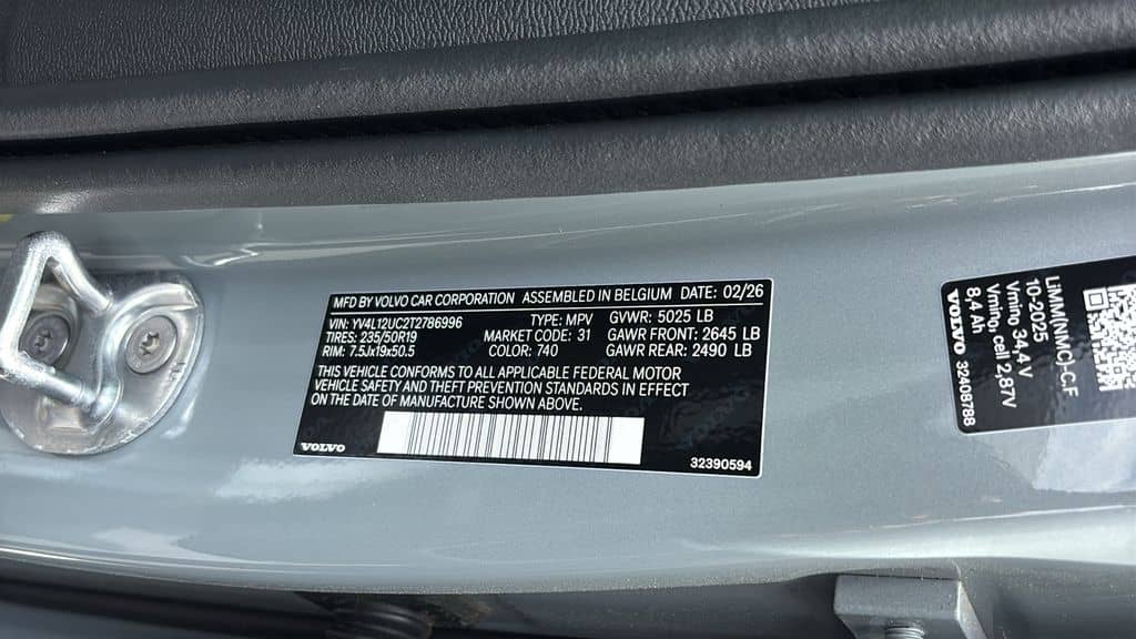 2026 Volvo XC40 - Image 33