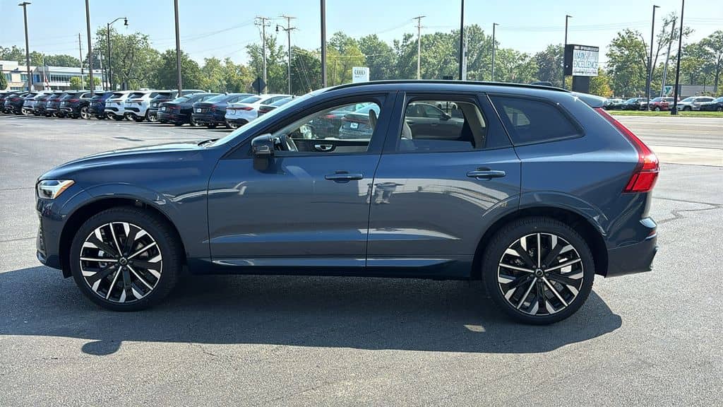 2027 Volvo XC60 - Image 2