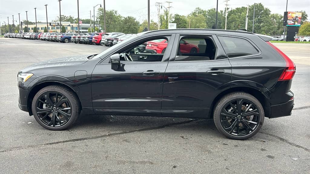 2027 Volvo XC60 - Image 3