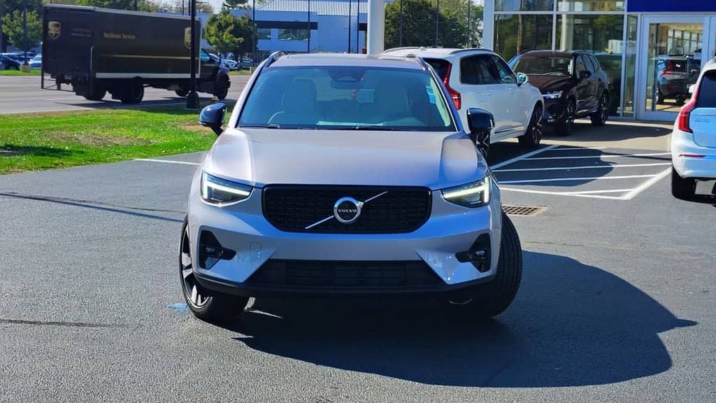 2026 Volvo XC40 - Image 35