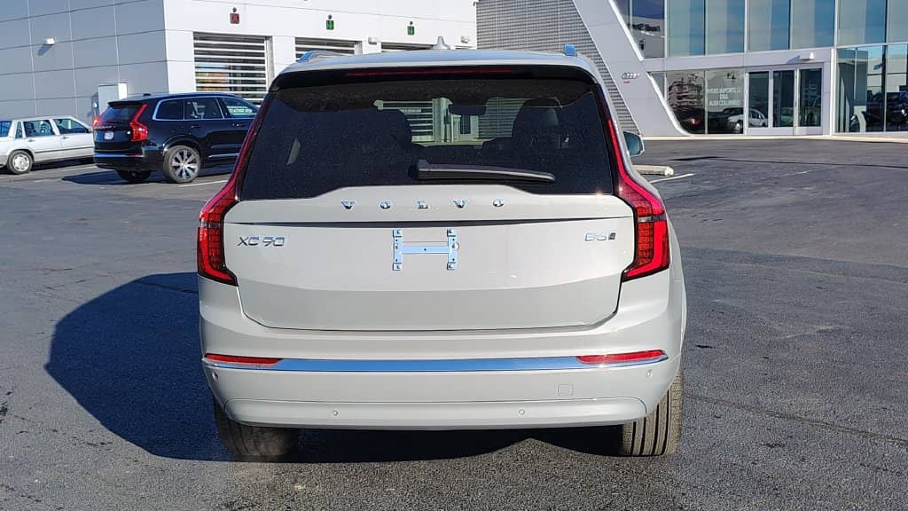 2026 Volvo XC90 - Image 37