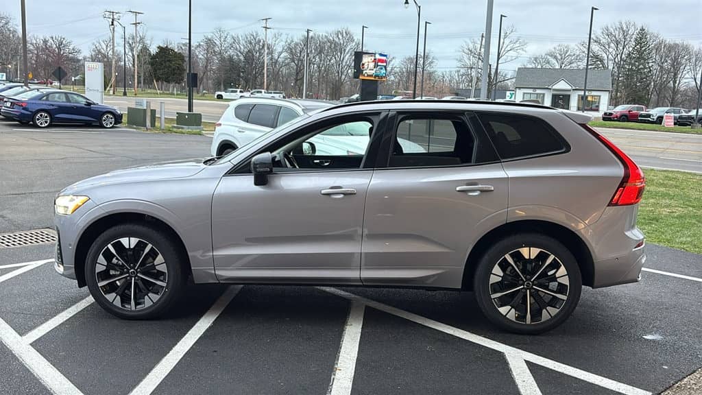 2026 Volvo XC60 - Image 3