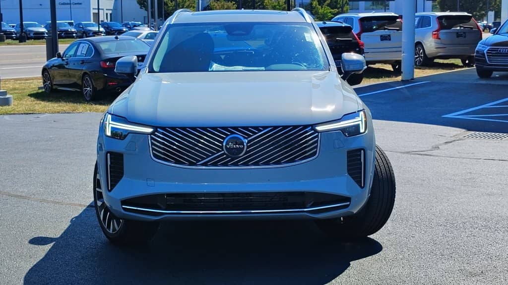 2026 Volvo XC90 - Image 34