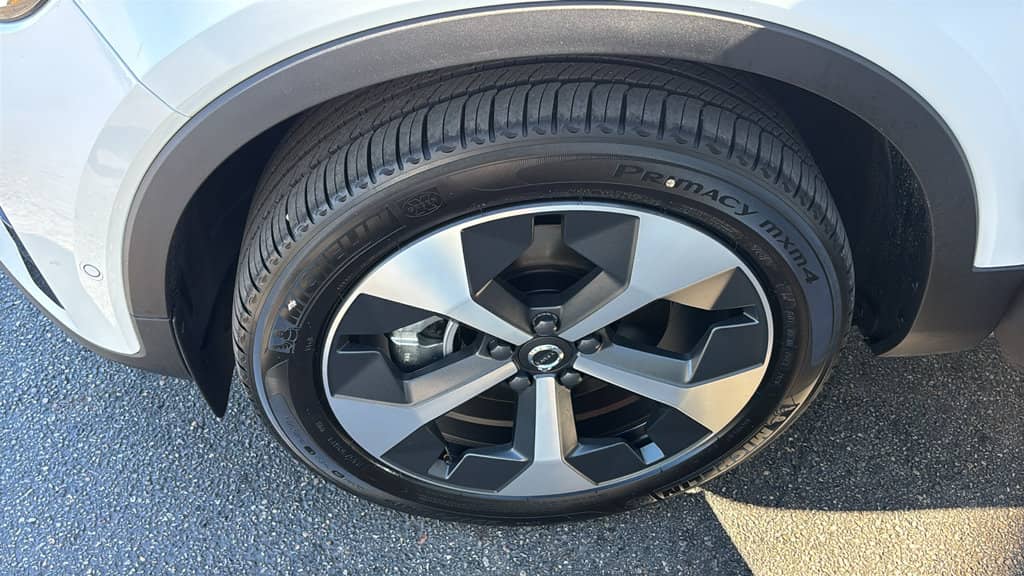 2026 Volvo XC40 - Image 29