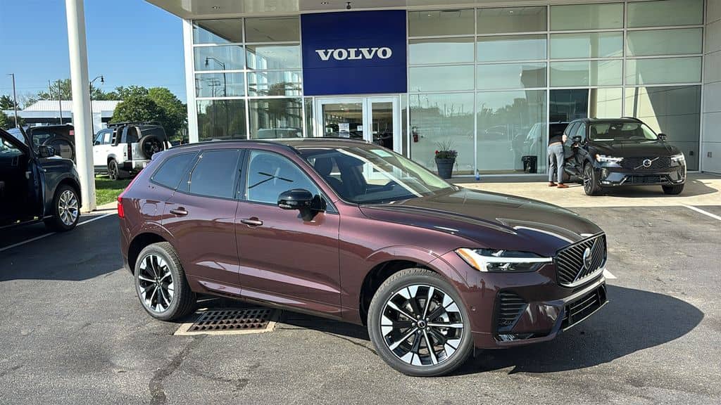 2026 Volvo XC60 - Image 2