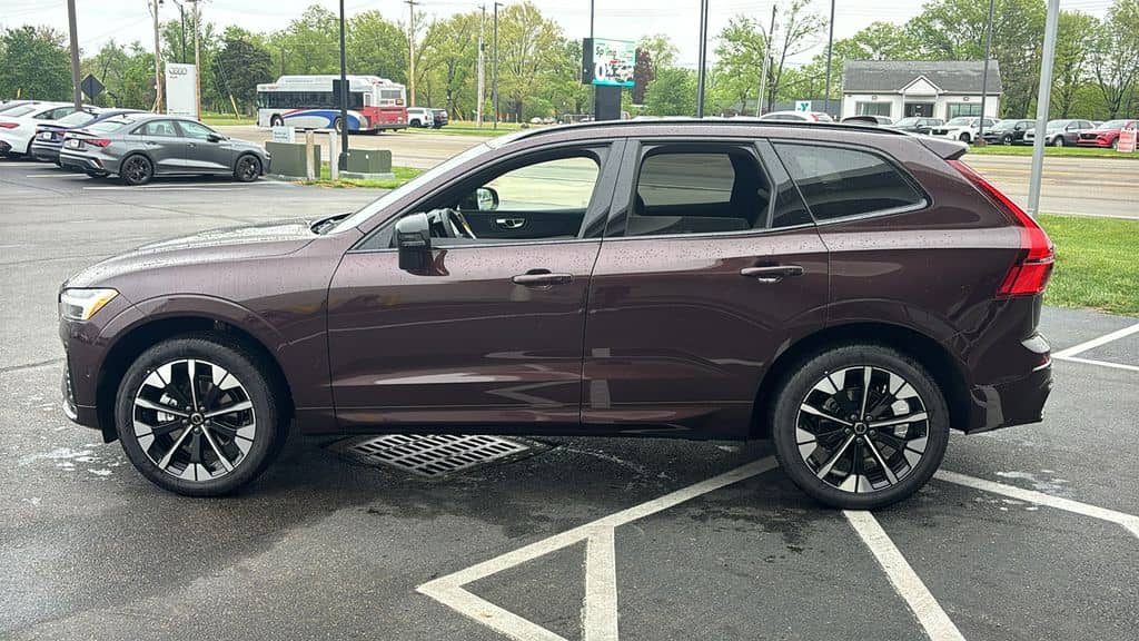 2026 Volvo XC60 - Image 3
