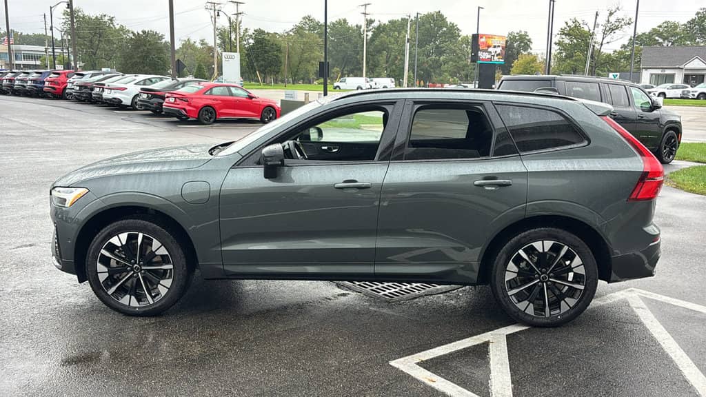 2027 Volvo XC60 - Image 3