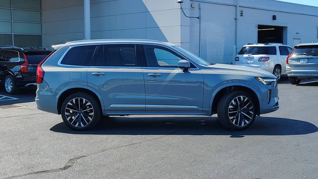 2026 Volvo XC90 - Image 2