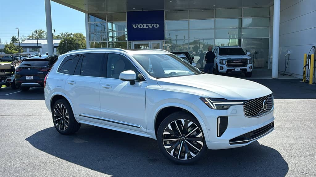 2026 Volvo XC90 - Image 2