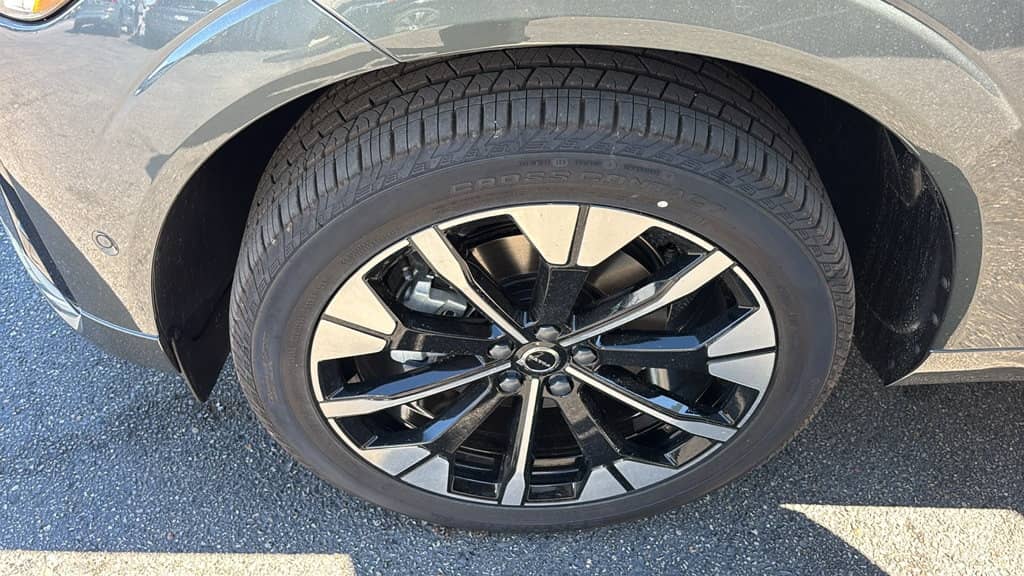 2027 Volvo XC60 - Image 32