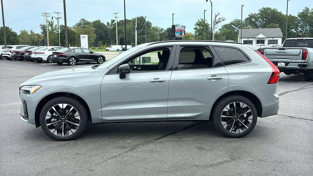 2027 Volvo XC60 - Image 2