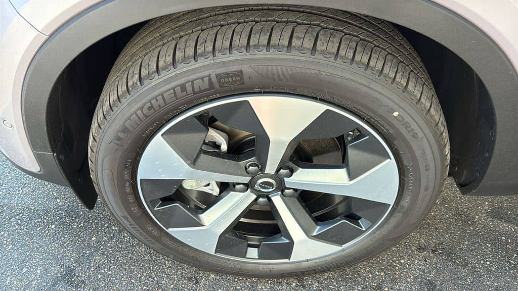 2026 Volvo XC40 - Image 34
