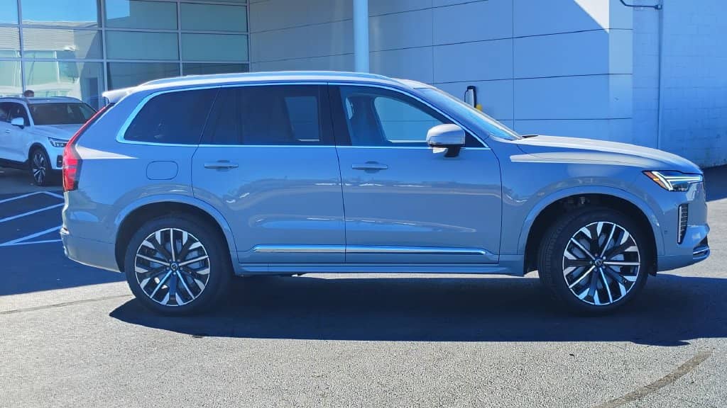 2026 Volvo XC90 - Image 2