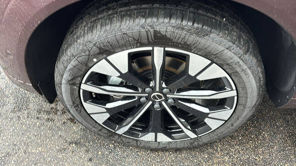 2026 Volvo XC60 - Image 32