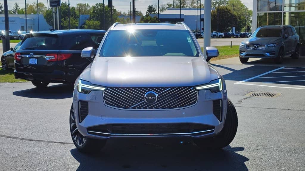 2026 Volvo XC90 - Image 34