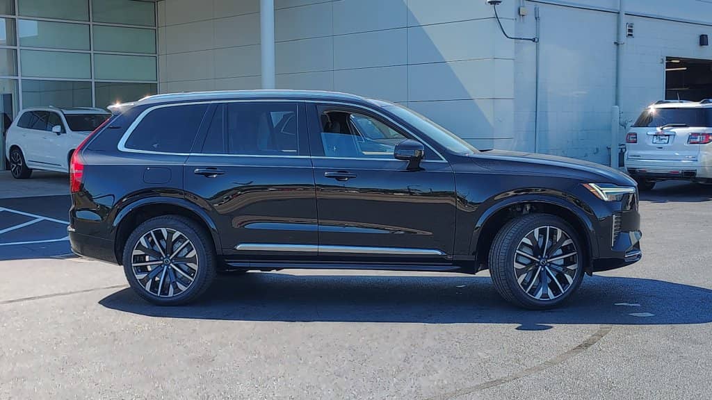 2026 Volvo XC90 - Image 2