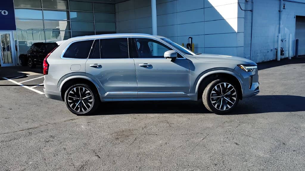 2026 Volvo XC90 - Image 2