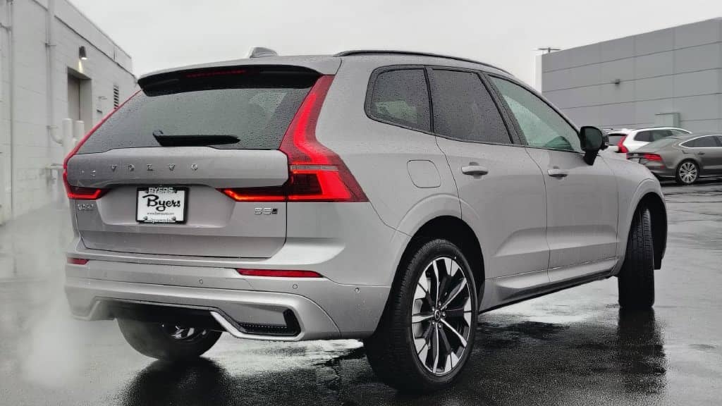 2026 Volvo XC60 - Image 3