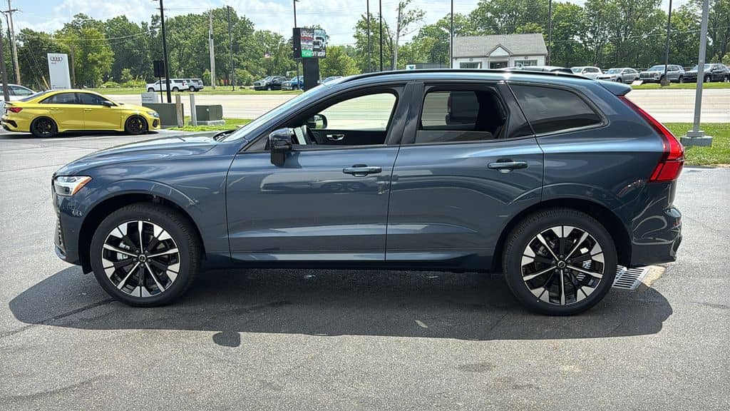 2026 Volvo XC60 - Image 3
