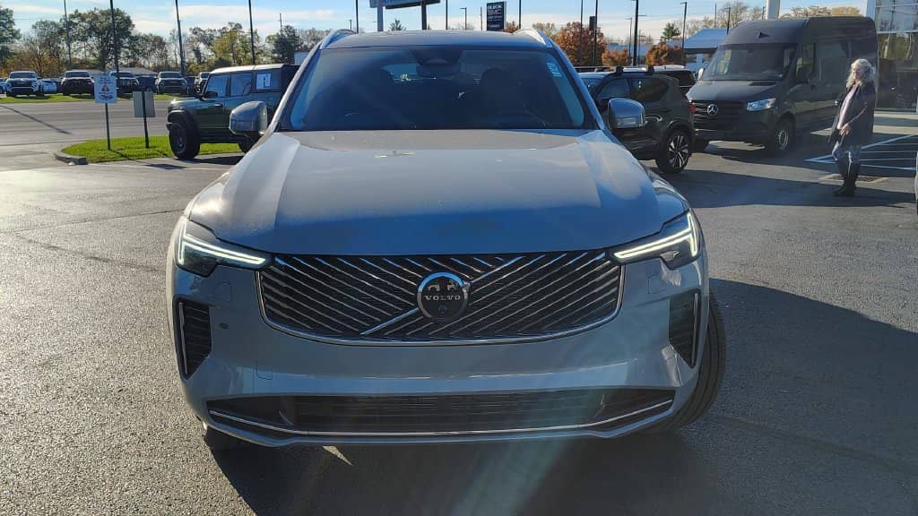 2026 Volvo XC90 - Image 38