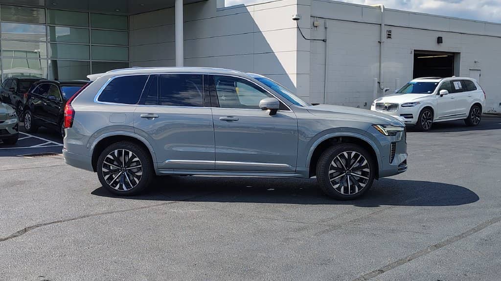 2026 Volvo XC90 - Image 2