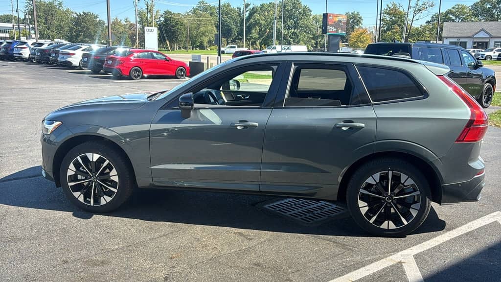 2027 Volvo XC60 - Image 3
