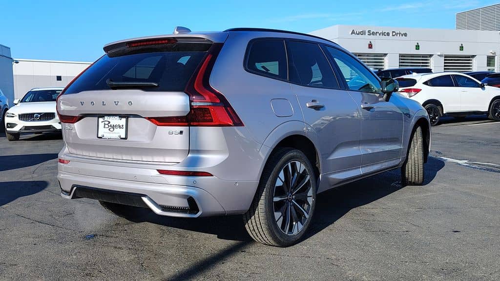 2026 Volvo XC60 - Image 3