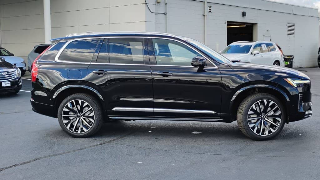 2026 Volvo XC90 - Image 2