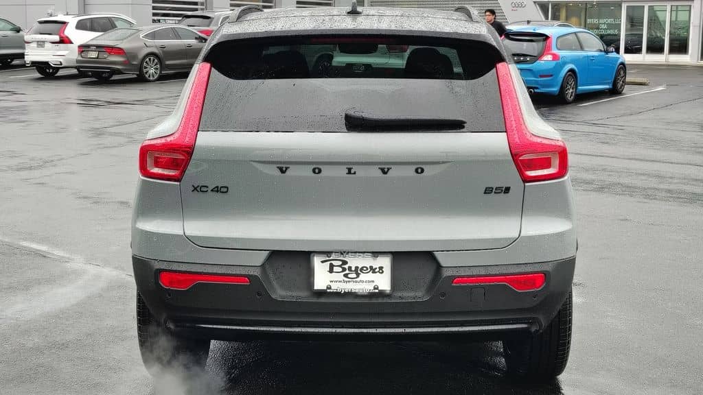 2026 Volvo XC40 - Image 31