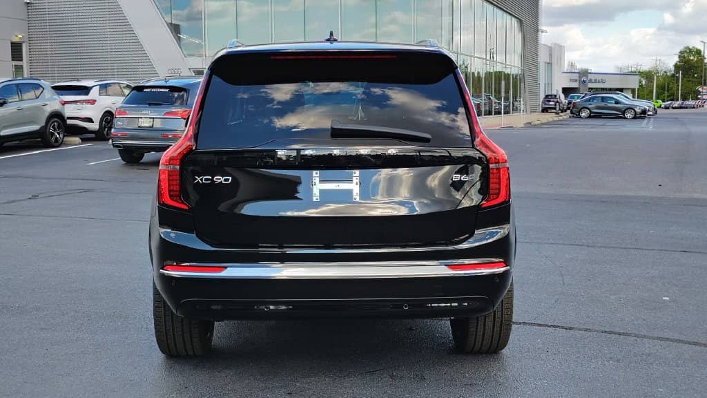 2026 Volvo XC90 - Image 32