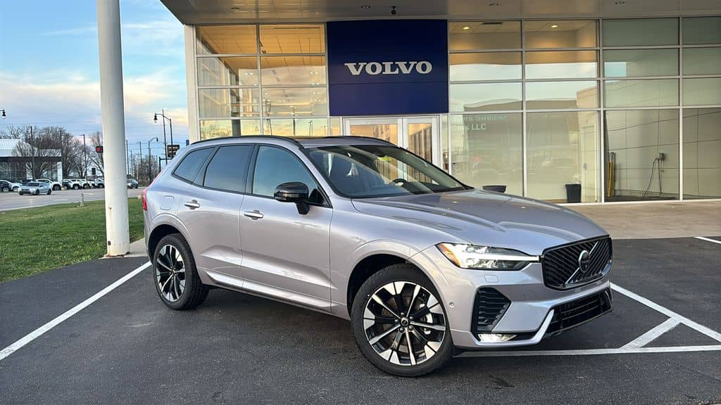 2026 Volvo XC60 - Image 2