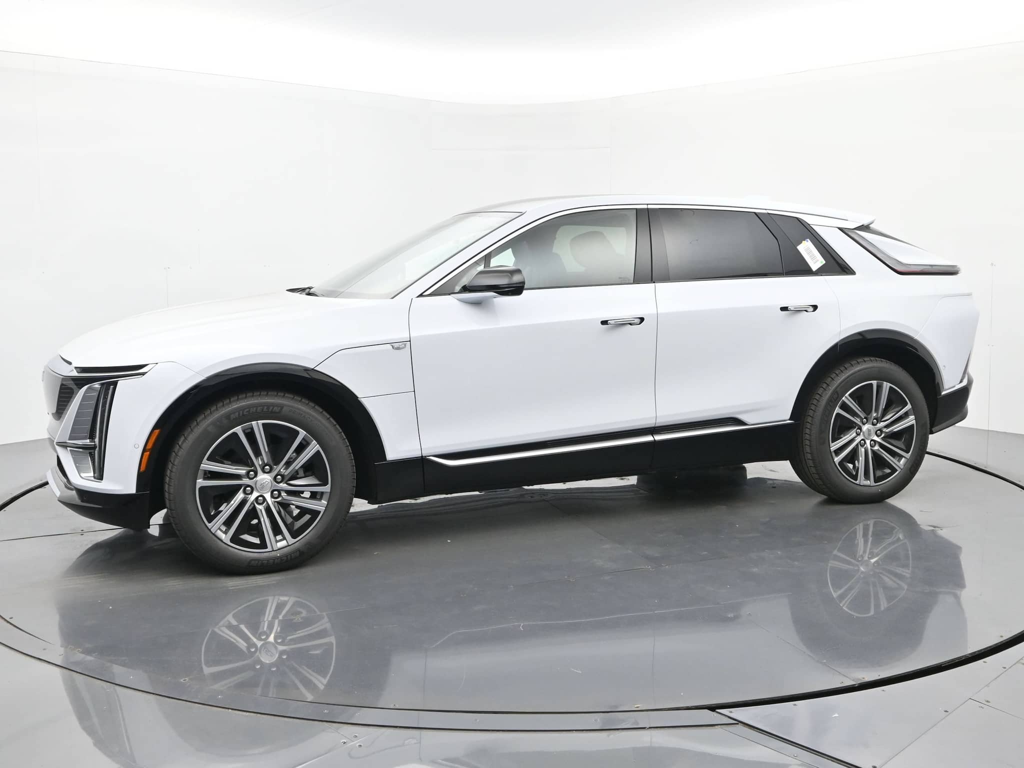 2026 Cadillac LYRIQ - Image 2