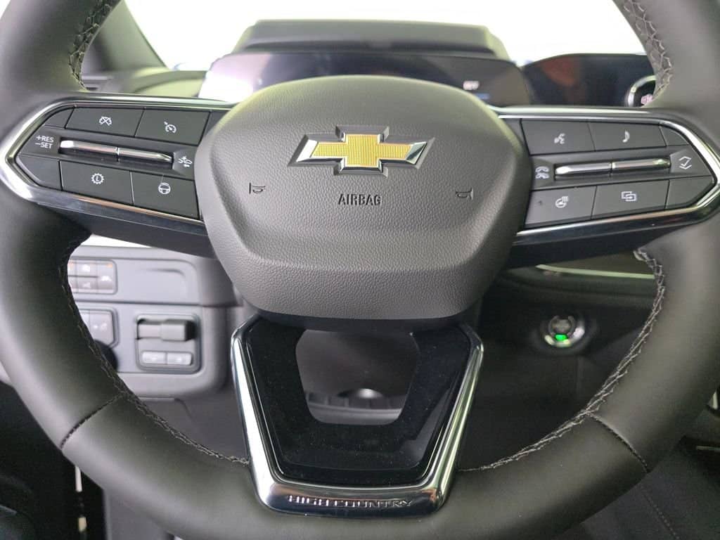 2026 Chevrolet Suburban - Image 2