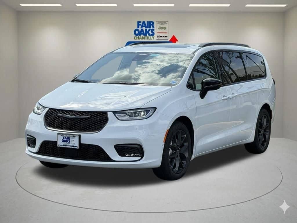 2026 Chrysler Pacifica - Image 2