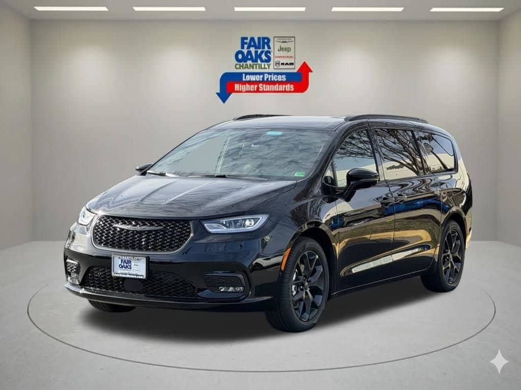 2026 Chrysler Pacifica - Image 2