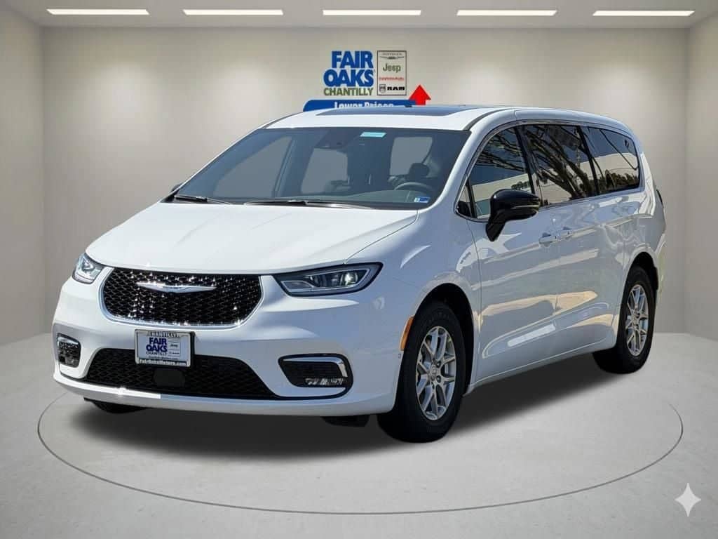 2026 Chrysler Pacifica - Image 2
