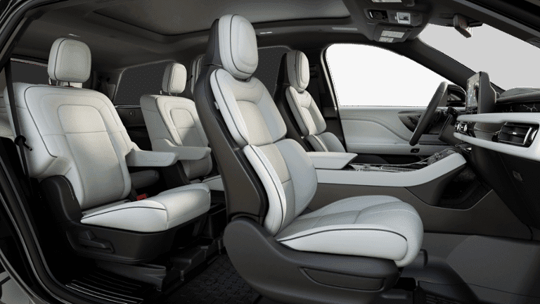 2026 Lincoln Aviator - Image 28
