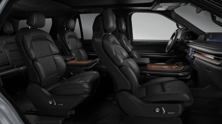 2026 Lincoln Navigator - Image 40