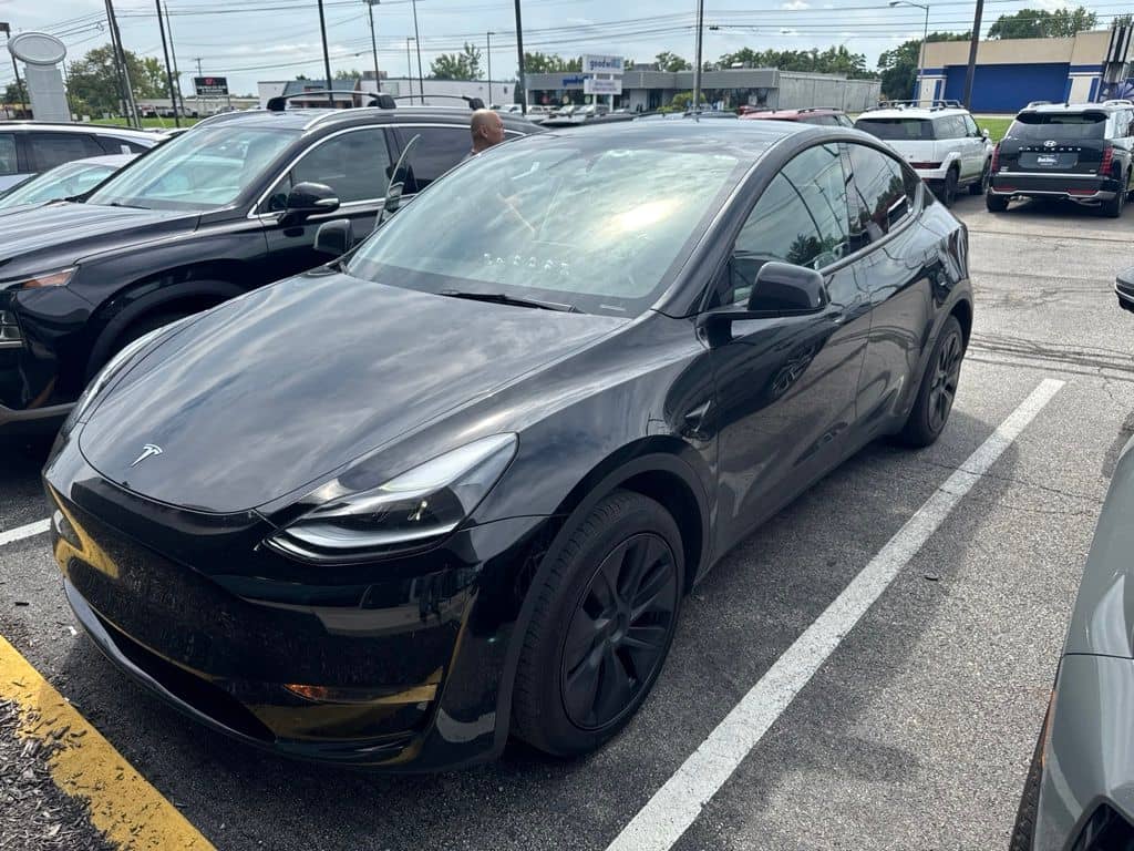2024 Tesla Model Y - Image 1
