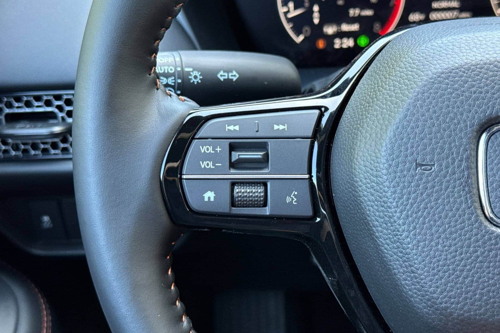 2027 Honda HR-V - Image 25