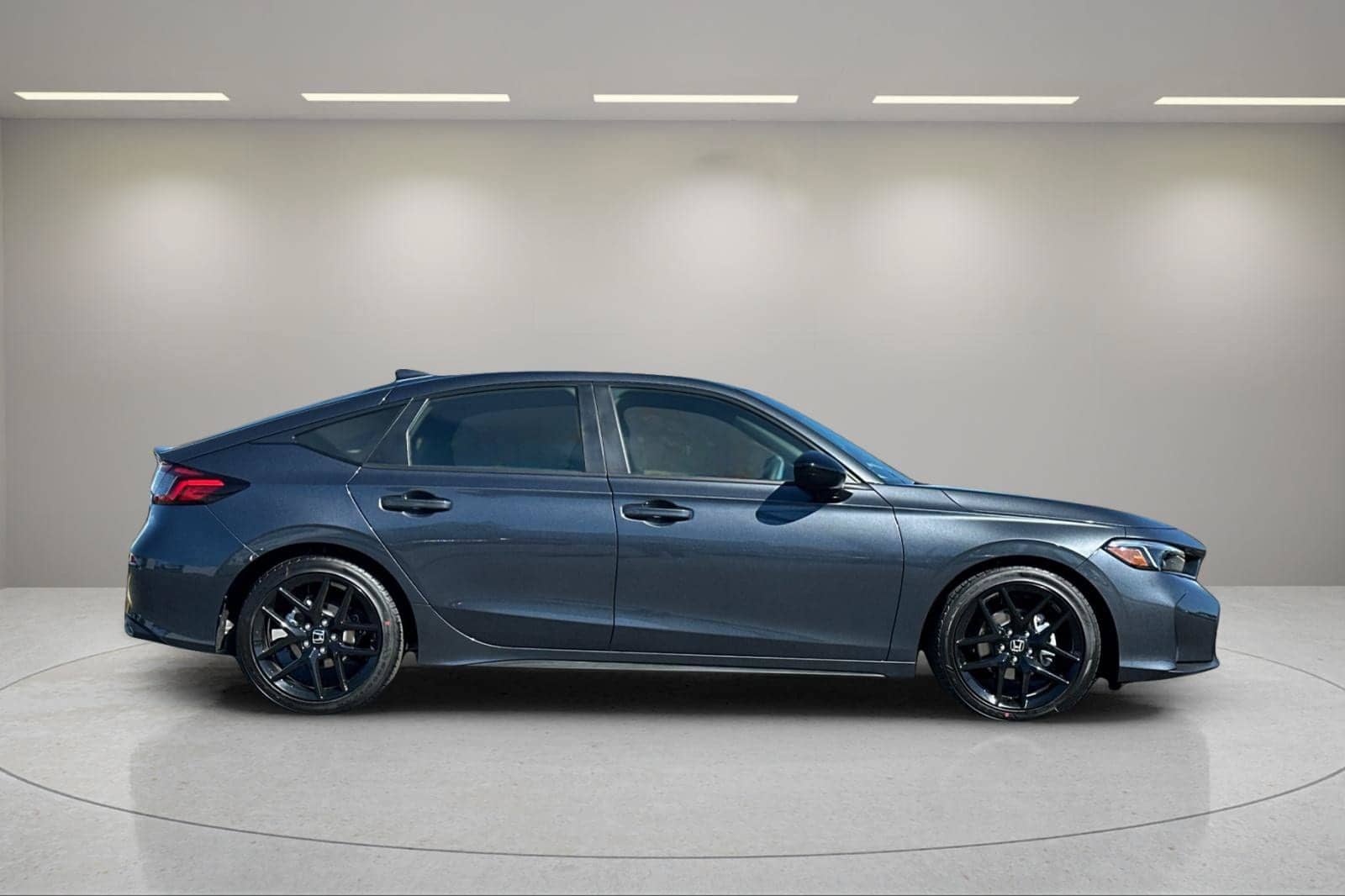 2026 Honda Civic Hatchback - Image 2