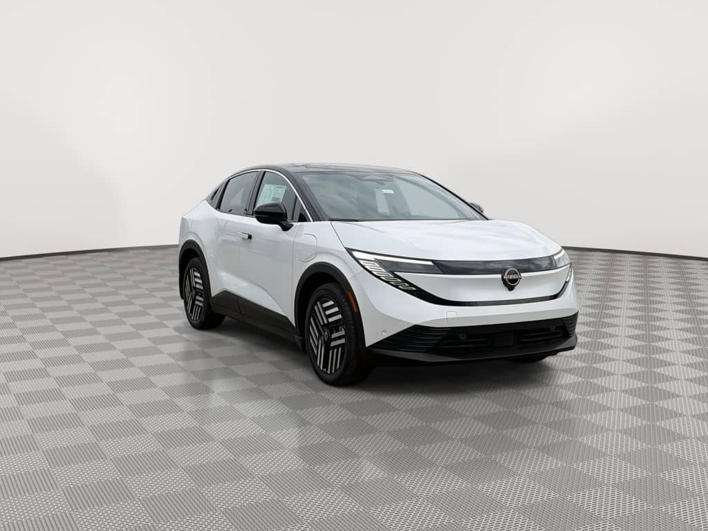 2026 Nissan LEAF - Image 2