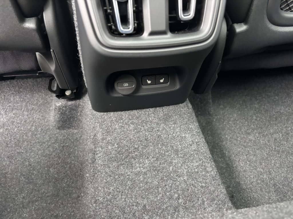 2026 Volvo XC40 - Image 31