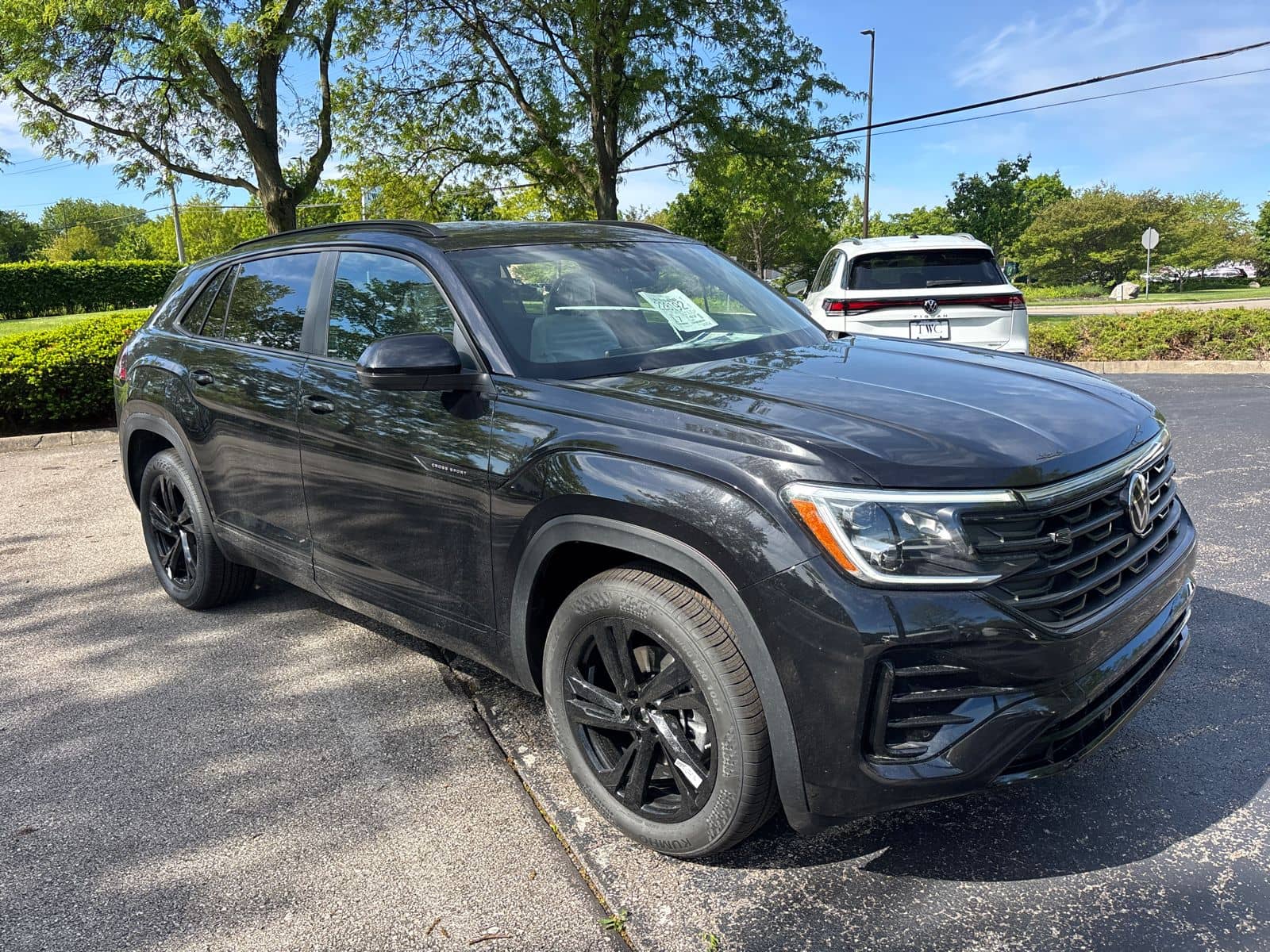 2026 Volkswagen Atlas Cross Sport - Image 3