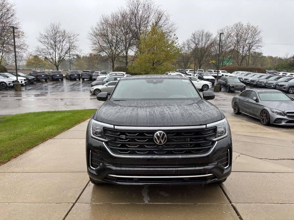 2026 Volkswagen Atlas Cross Sport - Image 2