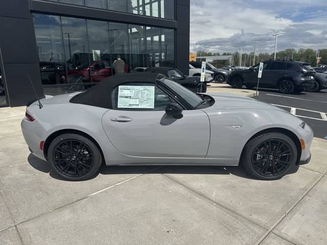 2026 Mazda MX-5 Miata - Image 2