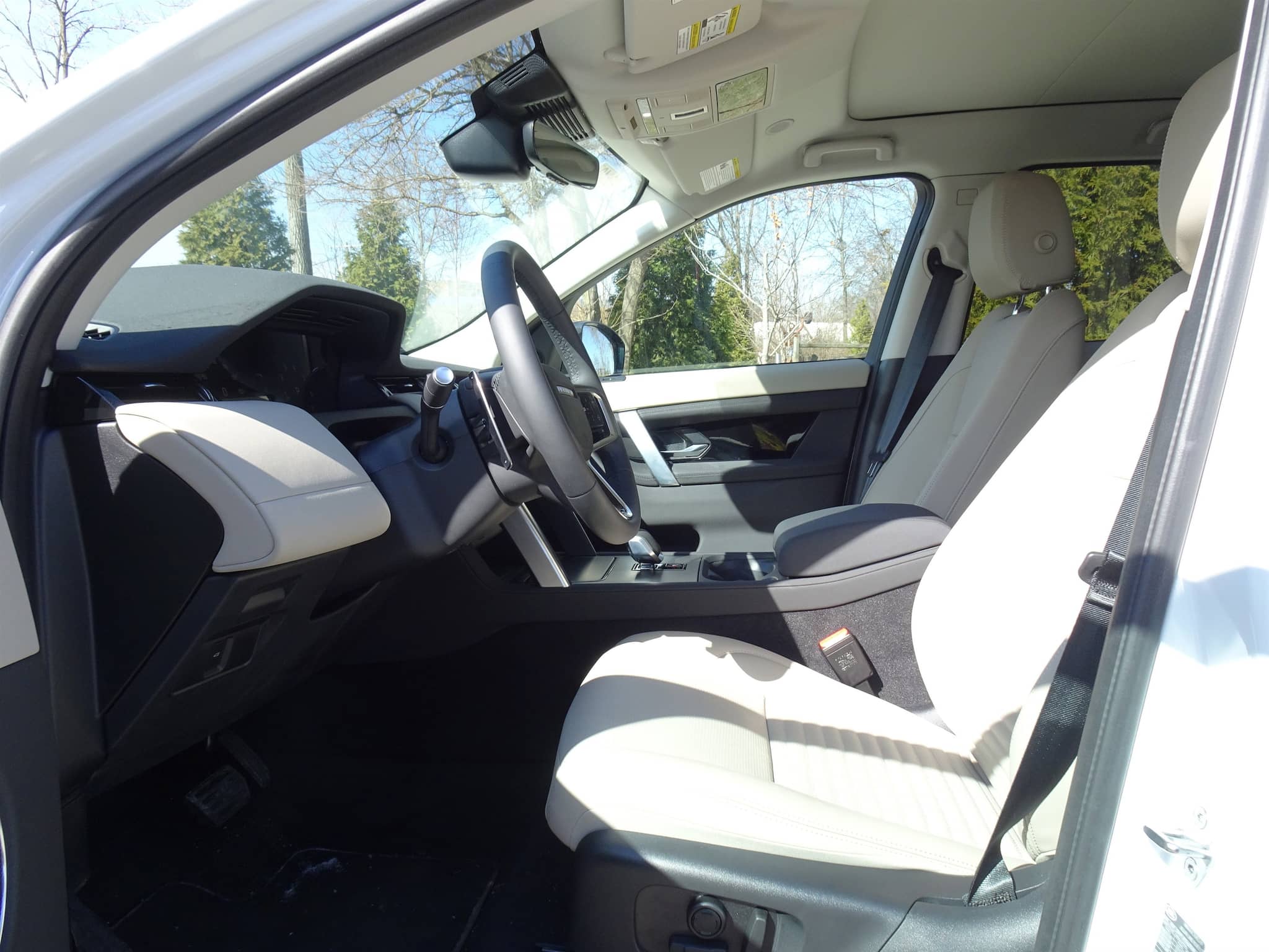 2025 Land Rover Discovery Sport - Image 2