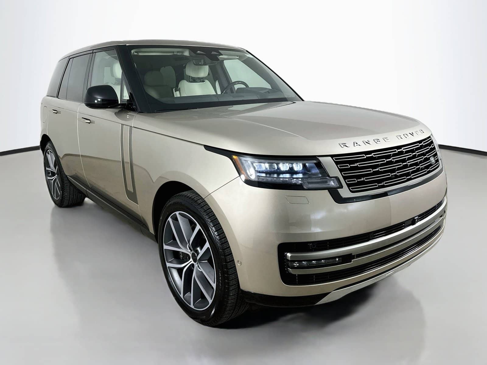 2026 Land Rover Range Rover - Image 3