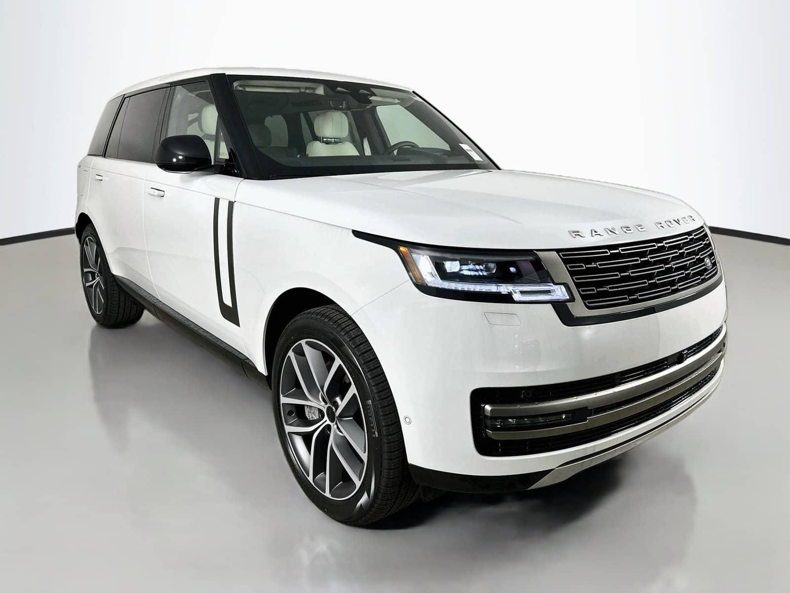 2026 Land Rover Range Rover - Image 3